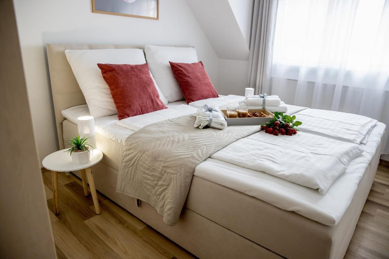 Rose Gold Apartment Zalaegerszeg Exterior foto